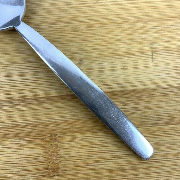 Oneida Leda 3 Oval Soup Spoons 18/10 Stainless Steel Replacement Flatware - Picture 3 of 6